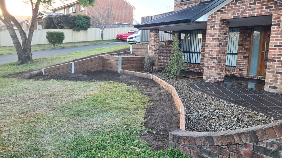 Engineered retaining wall built by Retain by Theo for a property in Calderwood