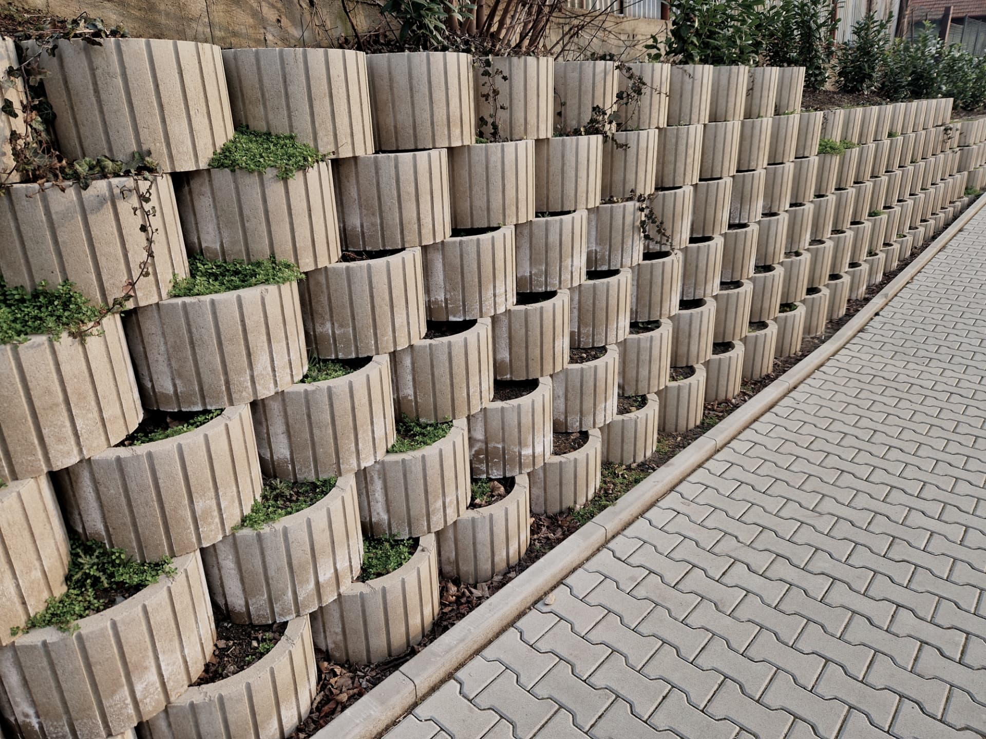 Retaining wall work completed by Retain by Theo around Calderwood
